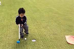 20141225 kid plays golf
